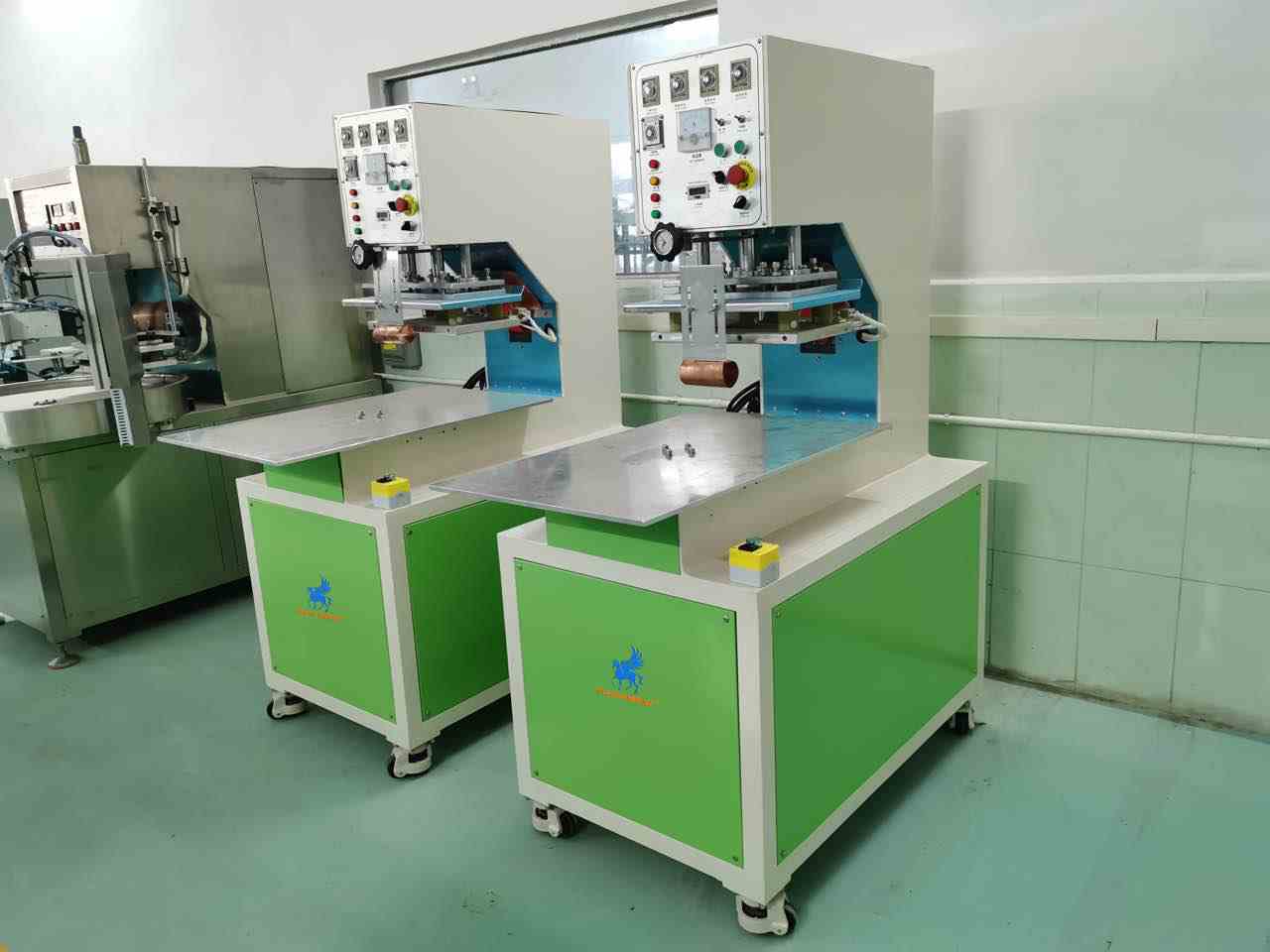 Manual Turntable High Frequency Coin Packaging Machine